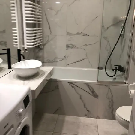 Apartman Z Klimatem - Blisko Centrum