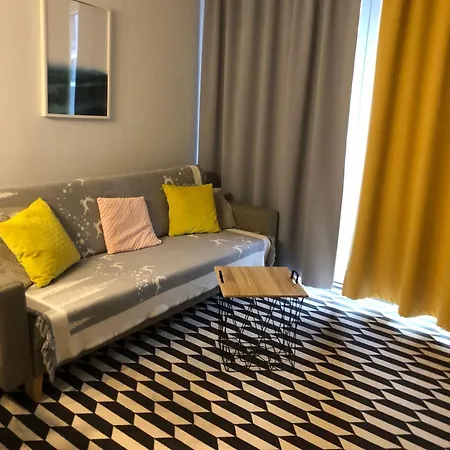 Z Klimatem - Blisko Centrum Apartman Varsó